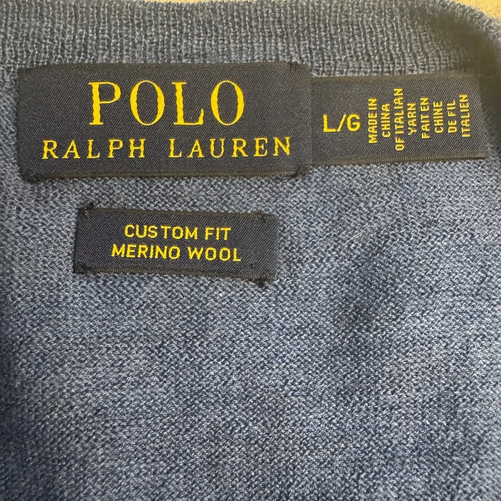 Ralph Lauren Men's V-Neck Sweater in Blue - Picture 4 of 4